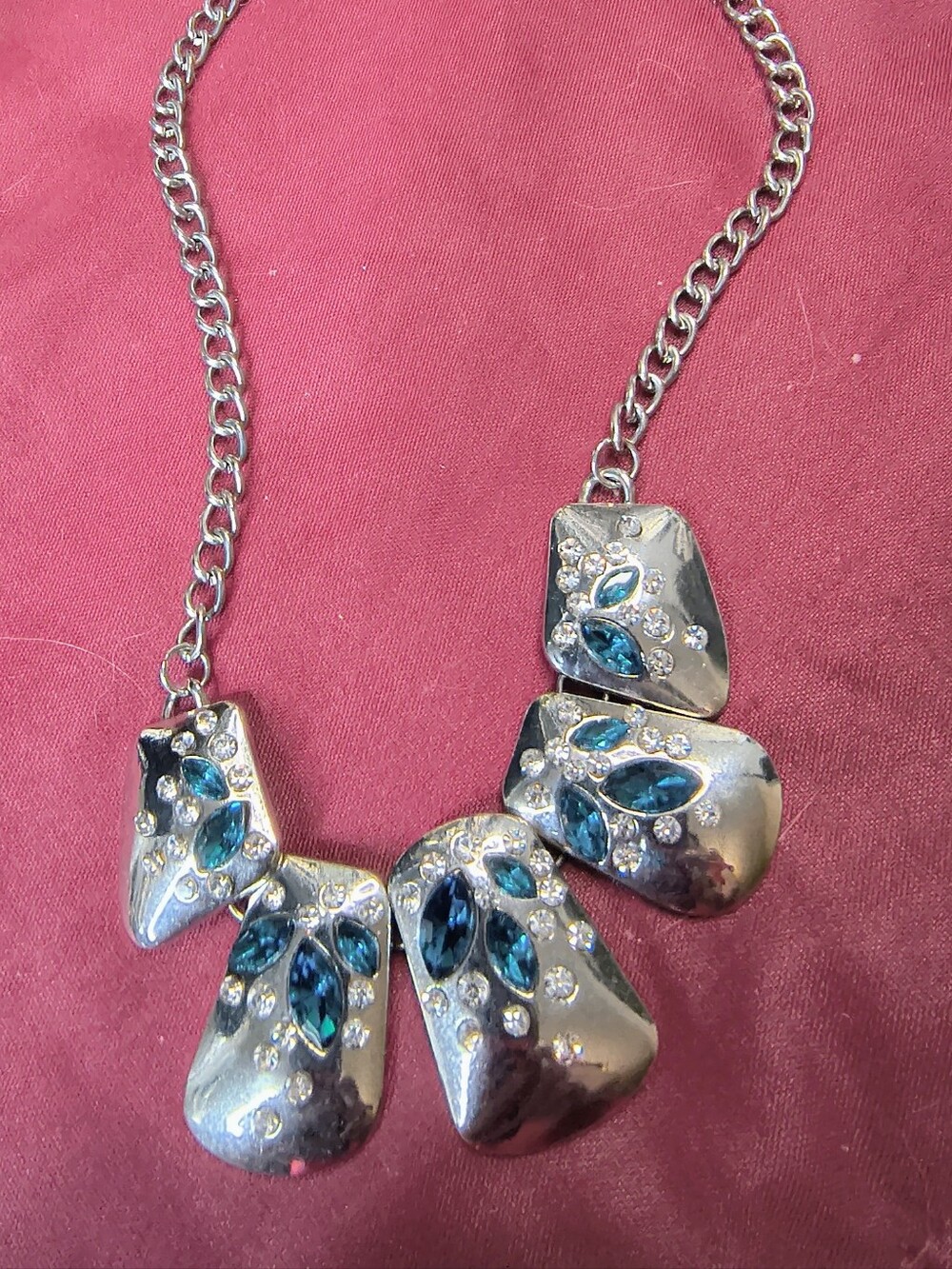 Silver Tone Teal Blue Glass Rhinestone Statement Necklace 16 In.+ 2 In. Ext.